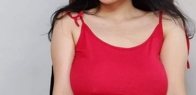 Model - Mia Saenz squirt