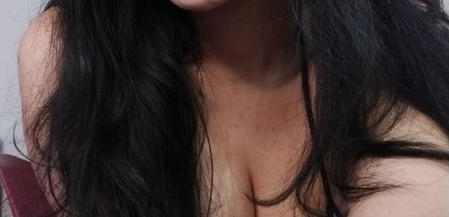 Model - Mia Saenz squirt