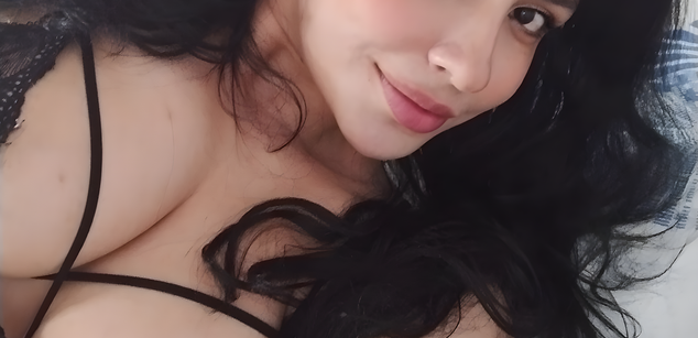 Model - Mia Saenz squirt