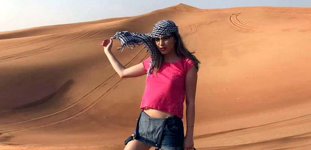 Model - Rebeca masturbation