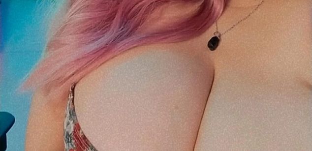 Model - IceCreamGreen roleyplay