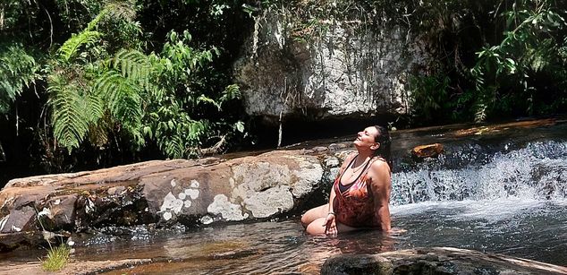 Model - Selene mature