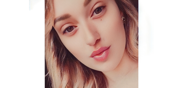 Model - Aurora Blonde