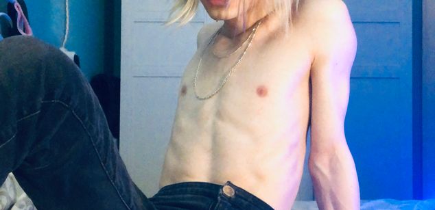 Model - Alien Bella jerkoff