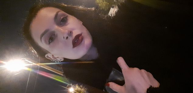 Model - Safilya-312 natural