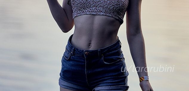 Model - Lararubini athetic