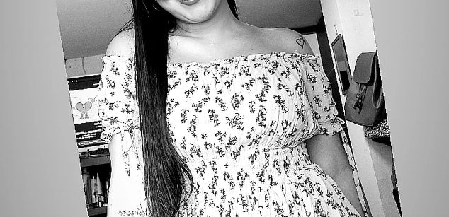 Model - Iris Moira feet